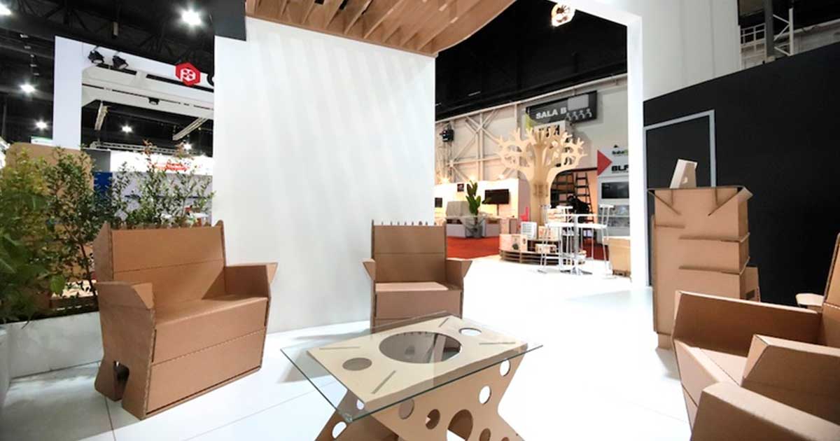 Stand a medida bien diseñado que se diferencia visualmente del entorno ferial